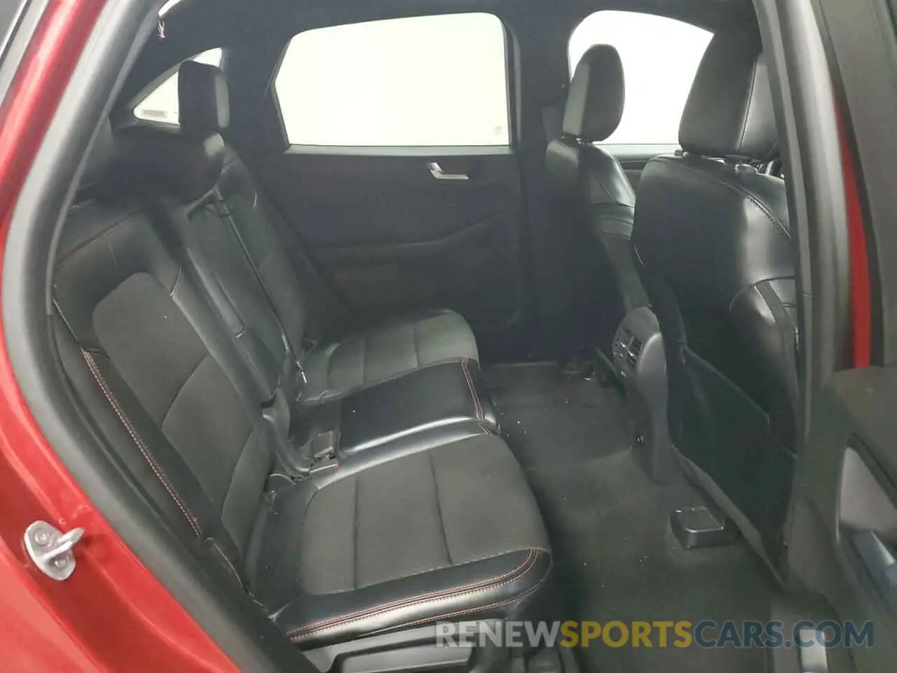 11 fotografías del automóvil dañado 1FMCU0MN4RUA44799 FORD ESCAPE ST 2024