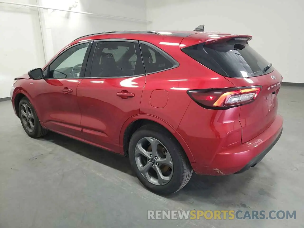 2 fotografías del automóvil dañado 1FMCU0MN4RUA44799 FORD ESCAPE ST 2024