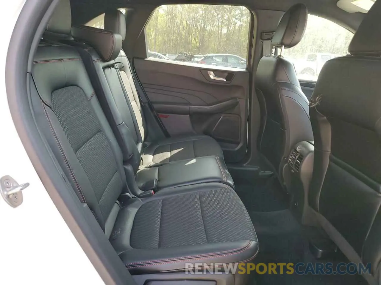 11 fotografías del automóvil dañado 1FMCU0MN8RUA81421 FORD ESCAPE ST 2024