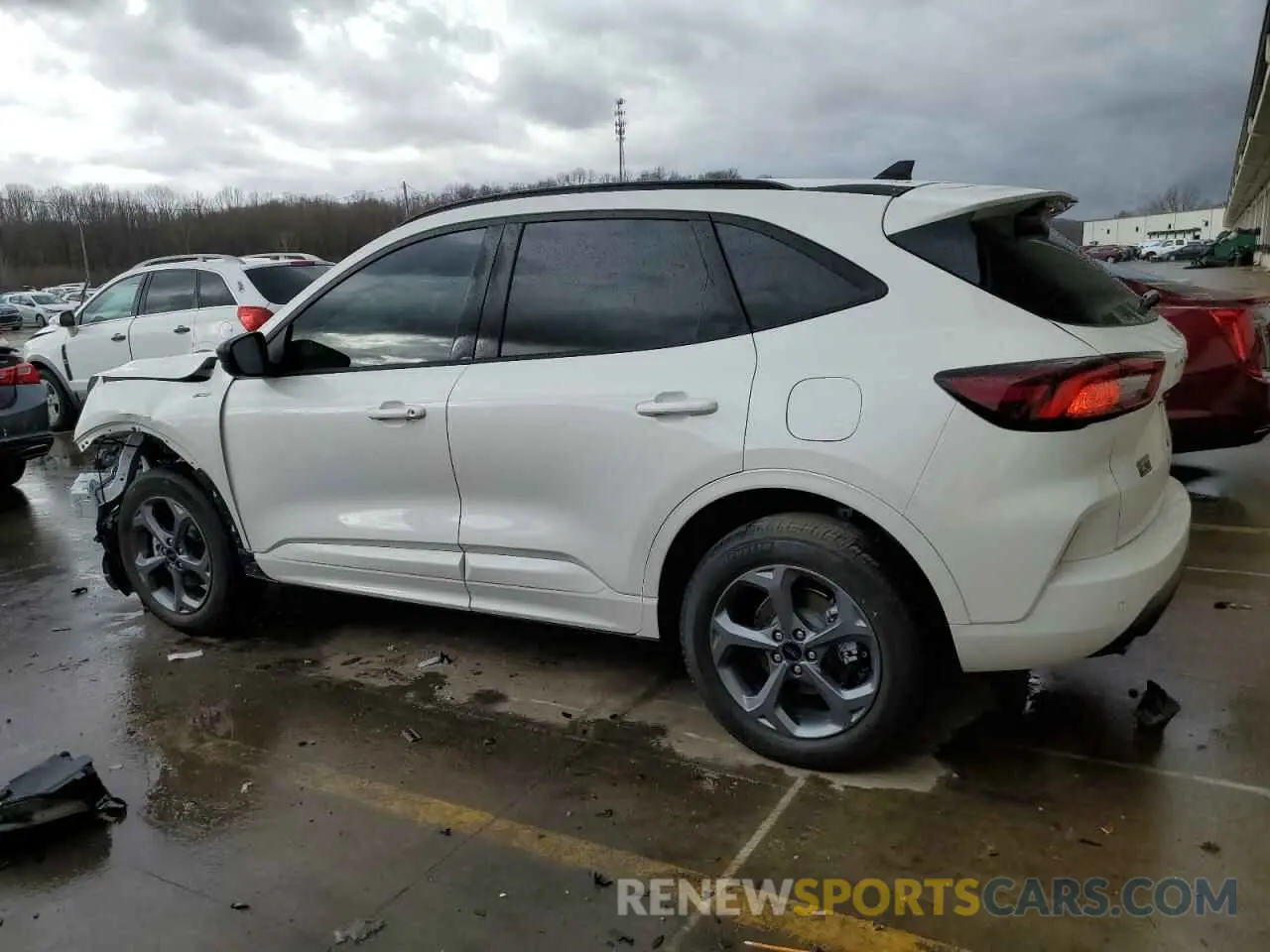 2 fotografías del automóvil dañado 1FMCU9MN3RUA38044 FORD ESCAPE ST 2024