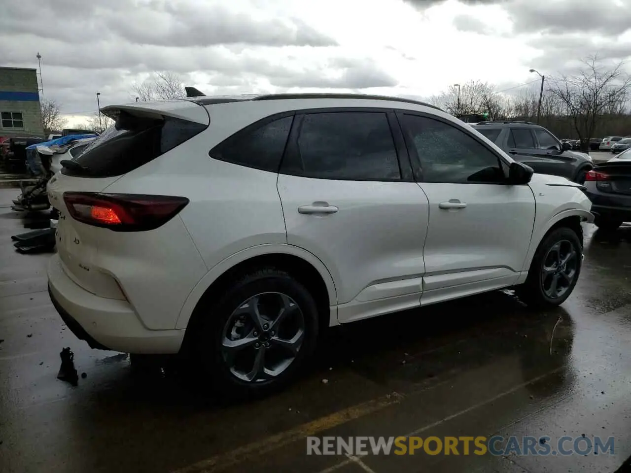 3 fotografías del automóvil dañado 1FMCU9MN3RUA38044 FORD ESCAPE ST 2024