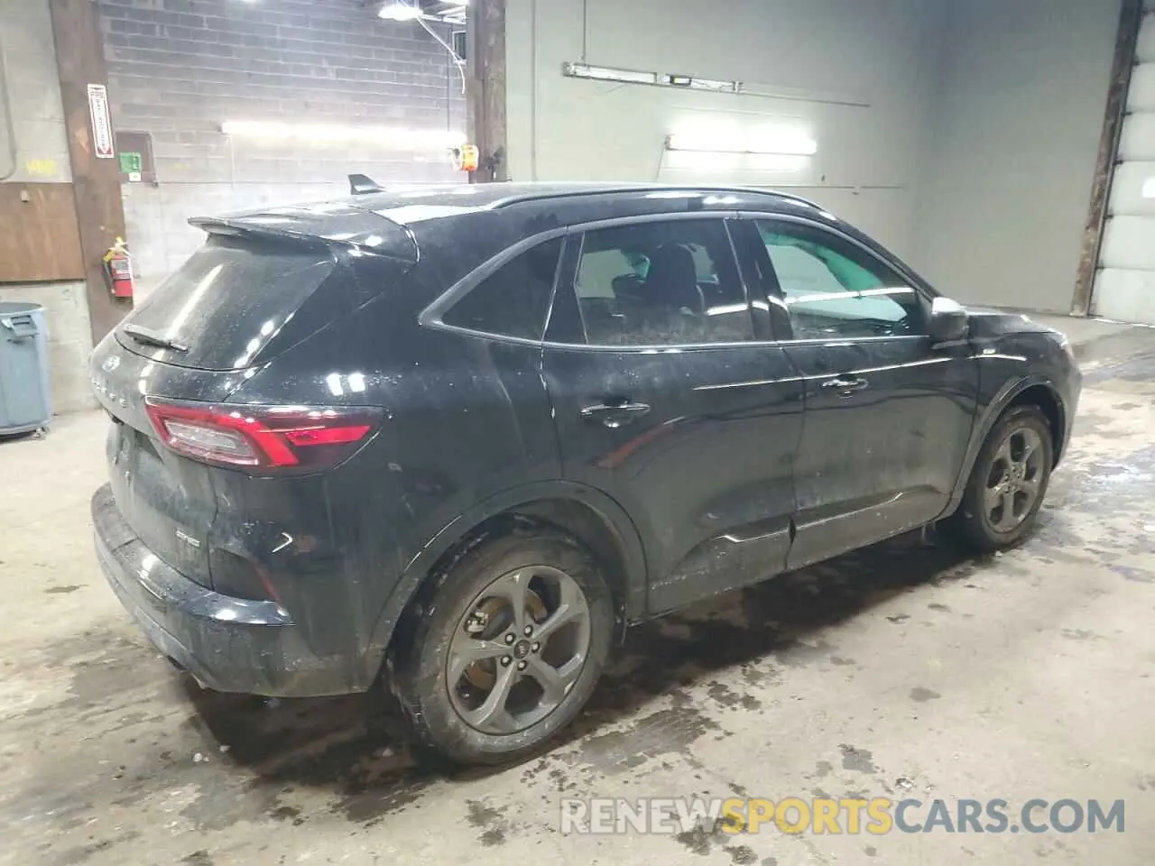 3 fotografías del automóvil dañado 1FMCU9MN7RUB54346 FORD ESCAPE ST 2024