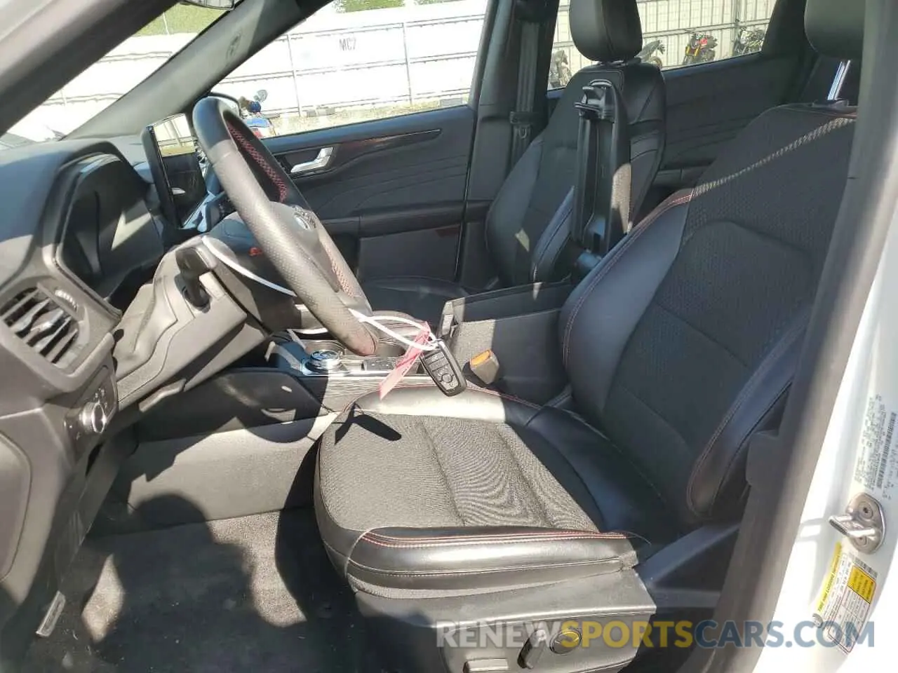 7 fotografías del automóvil dañado 1FMCU9MN8RUA38363 FORD ESCAPE ST 2024
