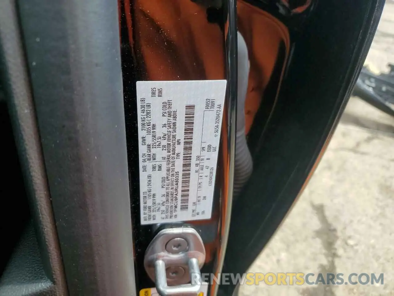 13 fotografías del automóvil dañado 1FMCU9PA3RUA80335 FORD ESCAPE ST 2024