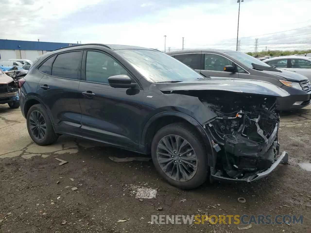 4 fotografías del automóvil dañado 1FMCU9PA3RUA80335 FORD ESCAPE ST 2024