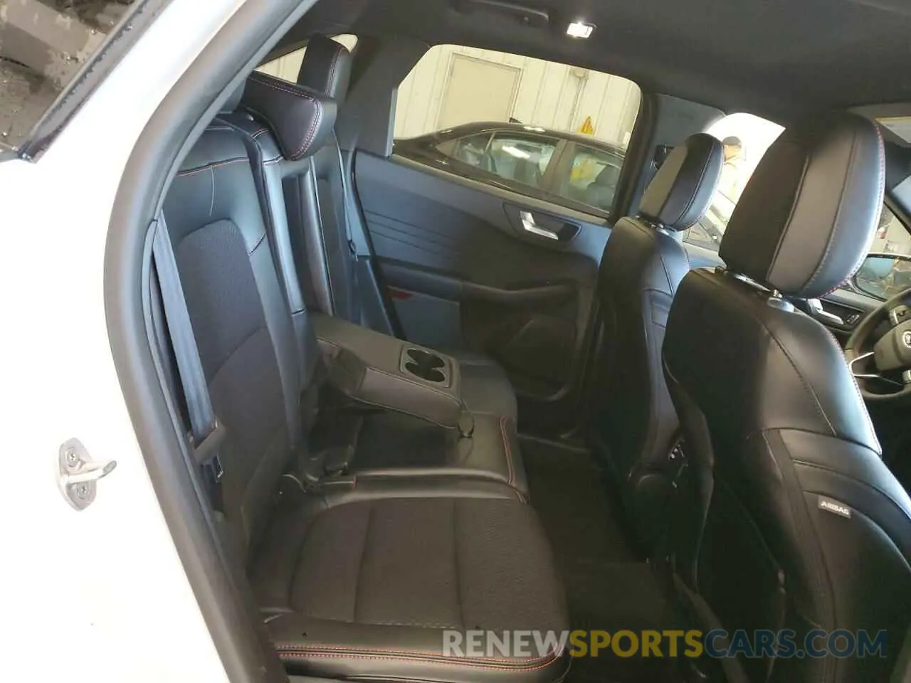11 fotografías del automóvil dañado 1FMCU9NA8SUA42348 FORD ESCAPE ST 2025