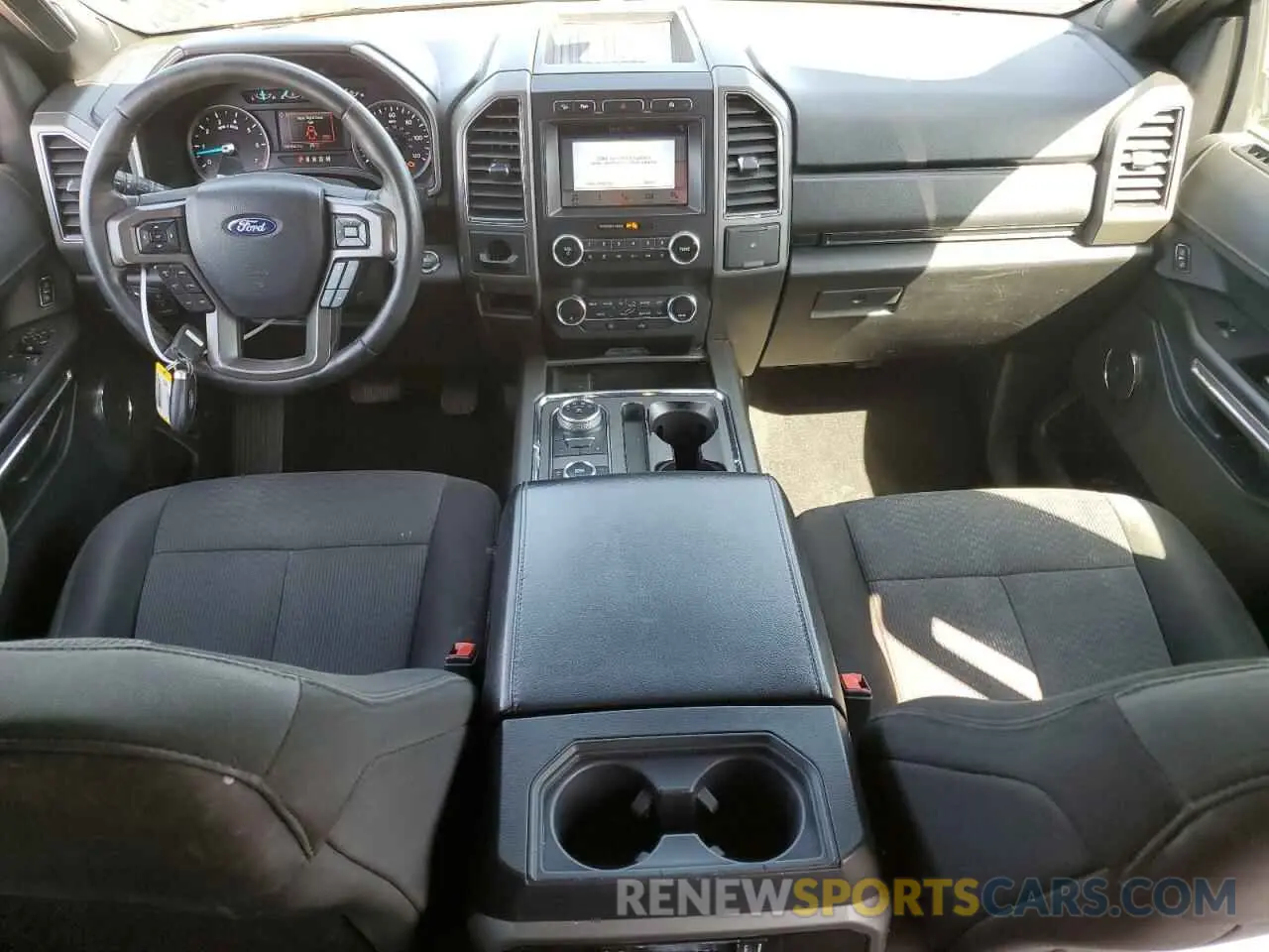 8 fotografías del automóvil dañado 1FMJK1JT5KEA20128 FORD EXPEDITION 2019