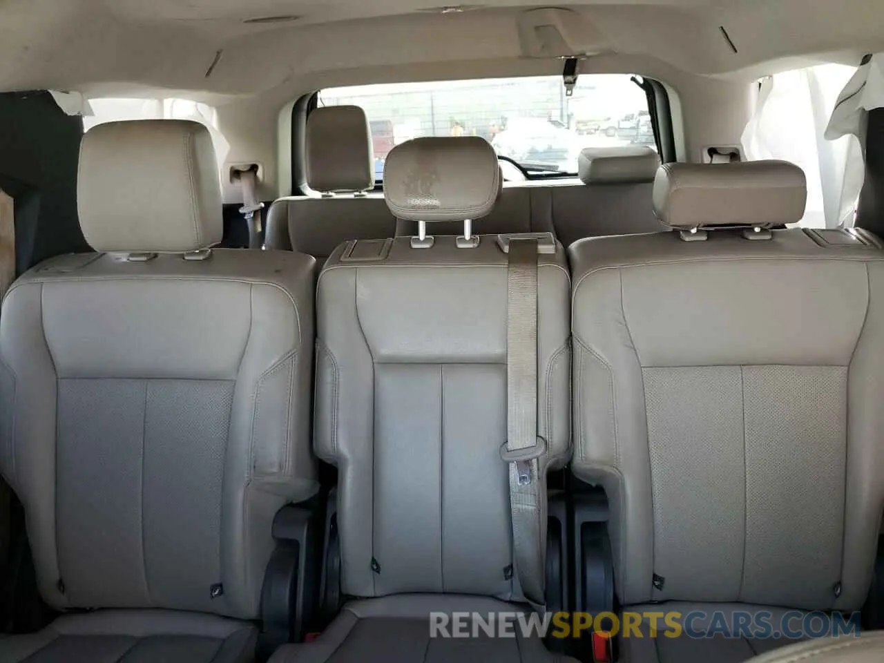 10 fotografías del automóvil dañado 1FMJU1HT2KEA45763 FORD EXPEDITION 2019