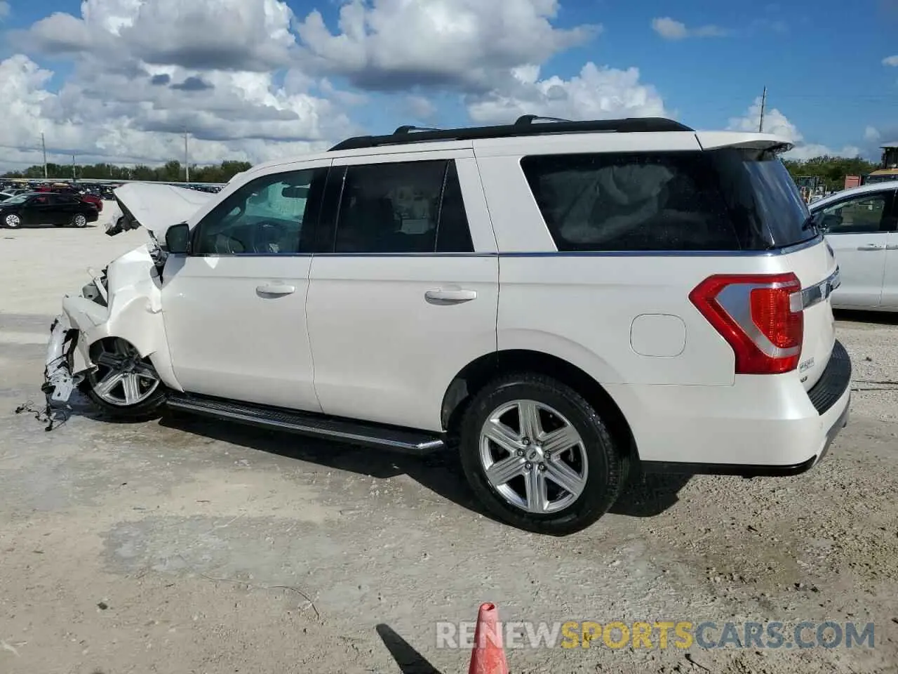 2 fotografías del automóvil dañado 1FMJU1HT2KEA45763 FORD EXPEDITION 2019