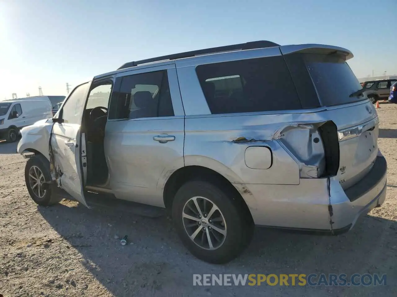 2 fotografías del automóvil dañado 1FMJU1HT4KEA62046 FORD EXPEDITION 2019