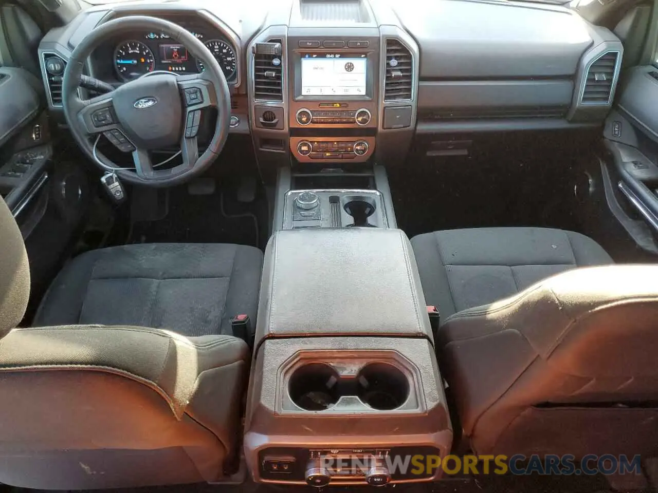 8 fotografías del automóvil dañado 1FMJU1HT4KEA62046 FORD EXPEDITION 2019