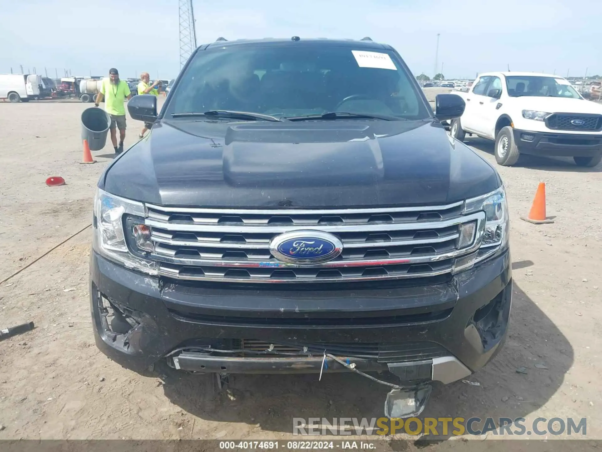 12 fotografías del automóvil dañado 1FMJU1HT5KEA84864 FORD EXPEDITION 2019