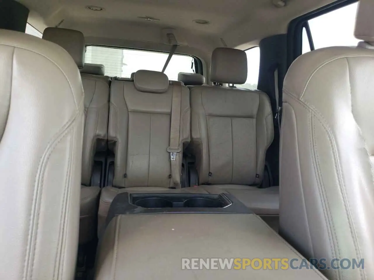 10 fotografías del automóvil dañado 1FMJU1HT9KEA67470 FORD EXPEDITION 2019