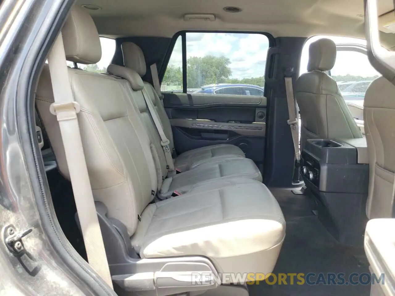 11 fotografías del automóvil dañado 1FMJU1HT9KEA67470 FORD EXPEDITION 2019