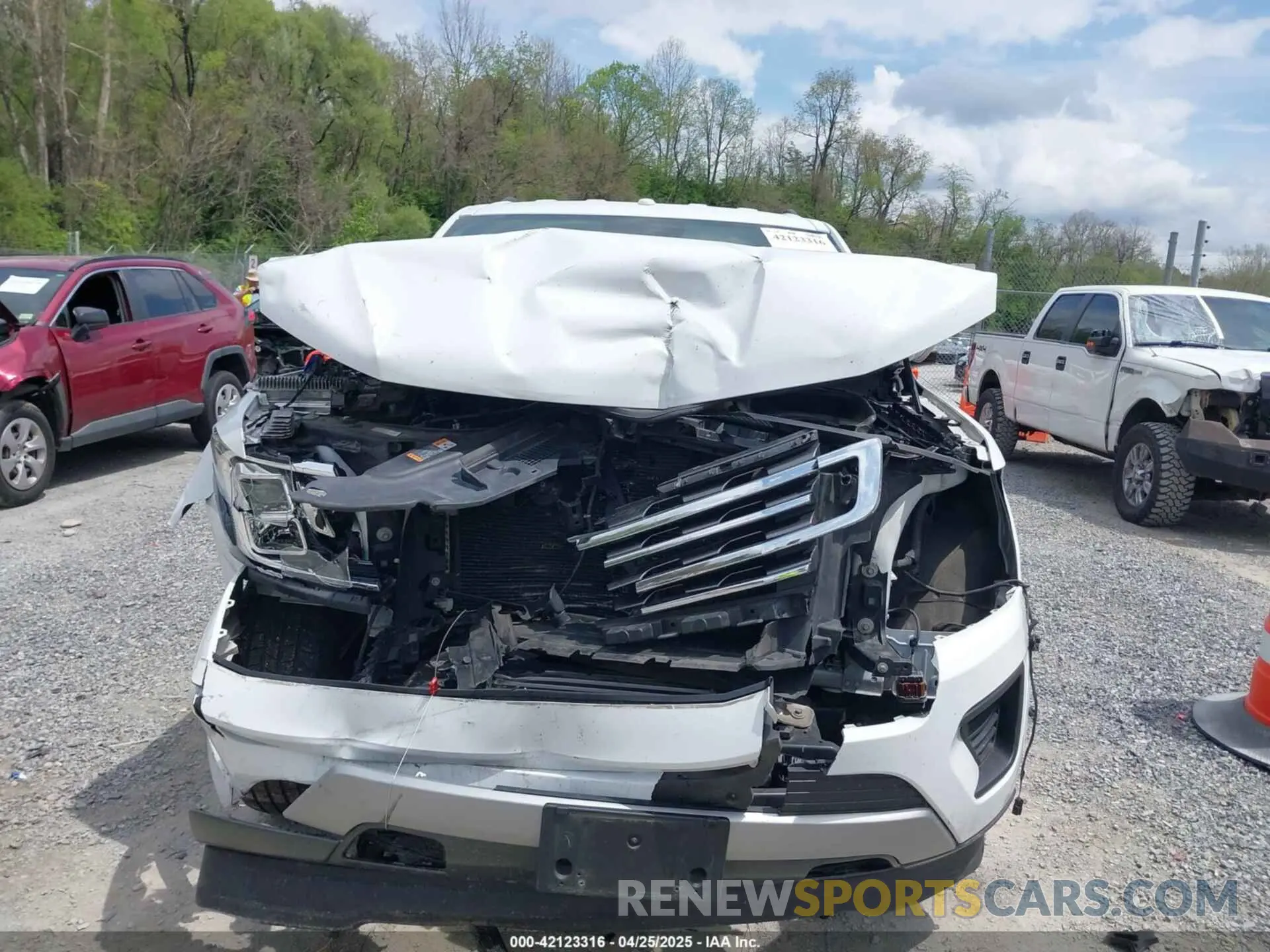 12 fotografías del automóvil dañado 1FMJU1JT0KEA72504 FORD EXPEDITION 2019