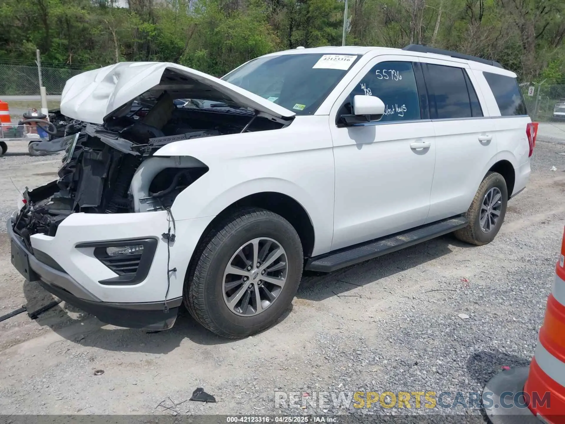 2 fotografías del automóvil dañado 1FMJU1JT0KEA72504 FORD EXPEDITION 2019