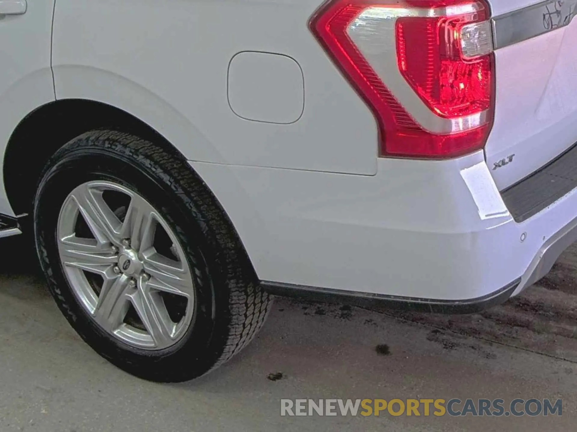 4 fotografías del automóvil dañado 1FMJU1JT0KEA88556 FORD EXPEDITION 2019