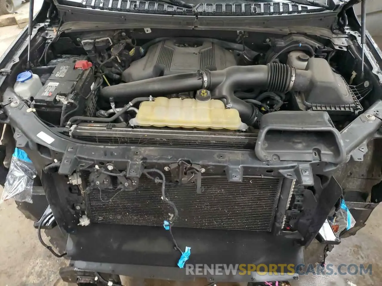 12 fotografías del automóvil dañado 1FMJU1JT8KEA74193 FORD EXPEDITION 2019