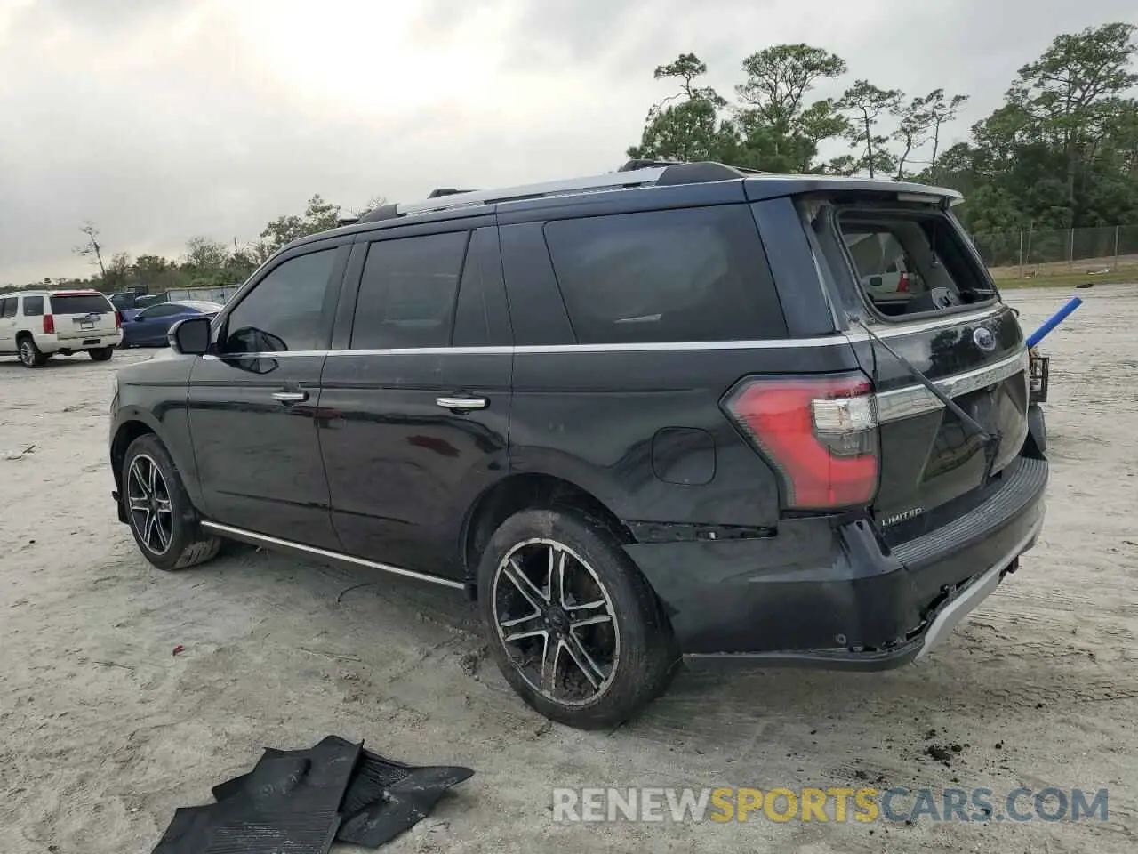 2 fotografías del automóvil dañado 1FMJU1KT2KEA87746 FORD EXPEDITION 2019