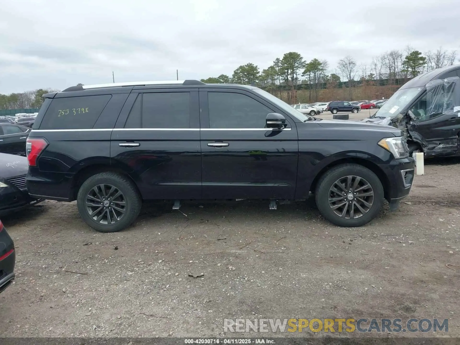 12 fotografías del automóvil dañado 1FMJU1KT8KEA38258 FORD EXPEDITION 2019