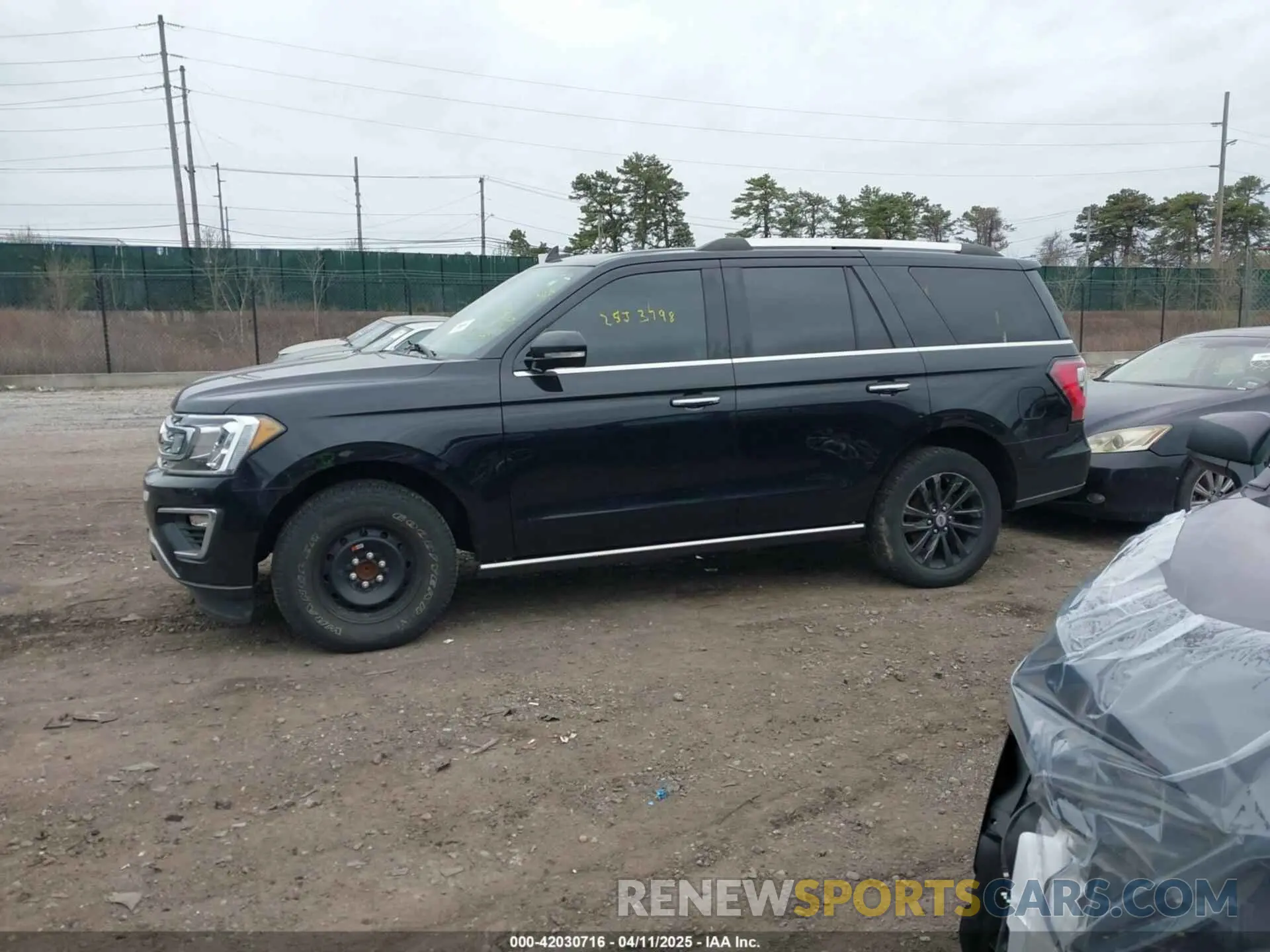 13 fotografías del automóvil dañado 1FMJU1KT8KEA38258 FORD EXPEDITION 2019