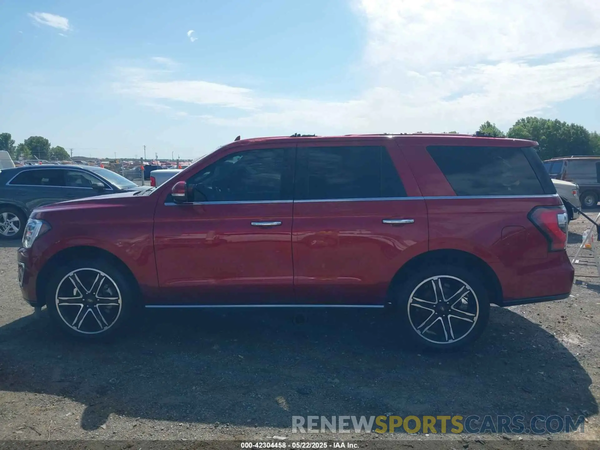 14 fotografías del automóvil dañado 1FMJU1KT8KEA66240 FORD EXPEDITION 2019
