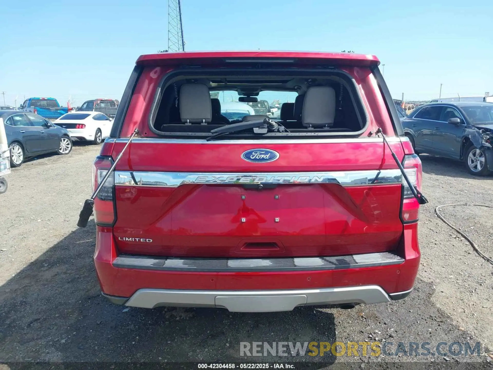 16 fotografías del automóvil dañado 1FMJU1KT8KEA66240 FORD EXPEDITION 2019