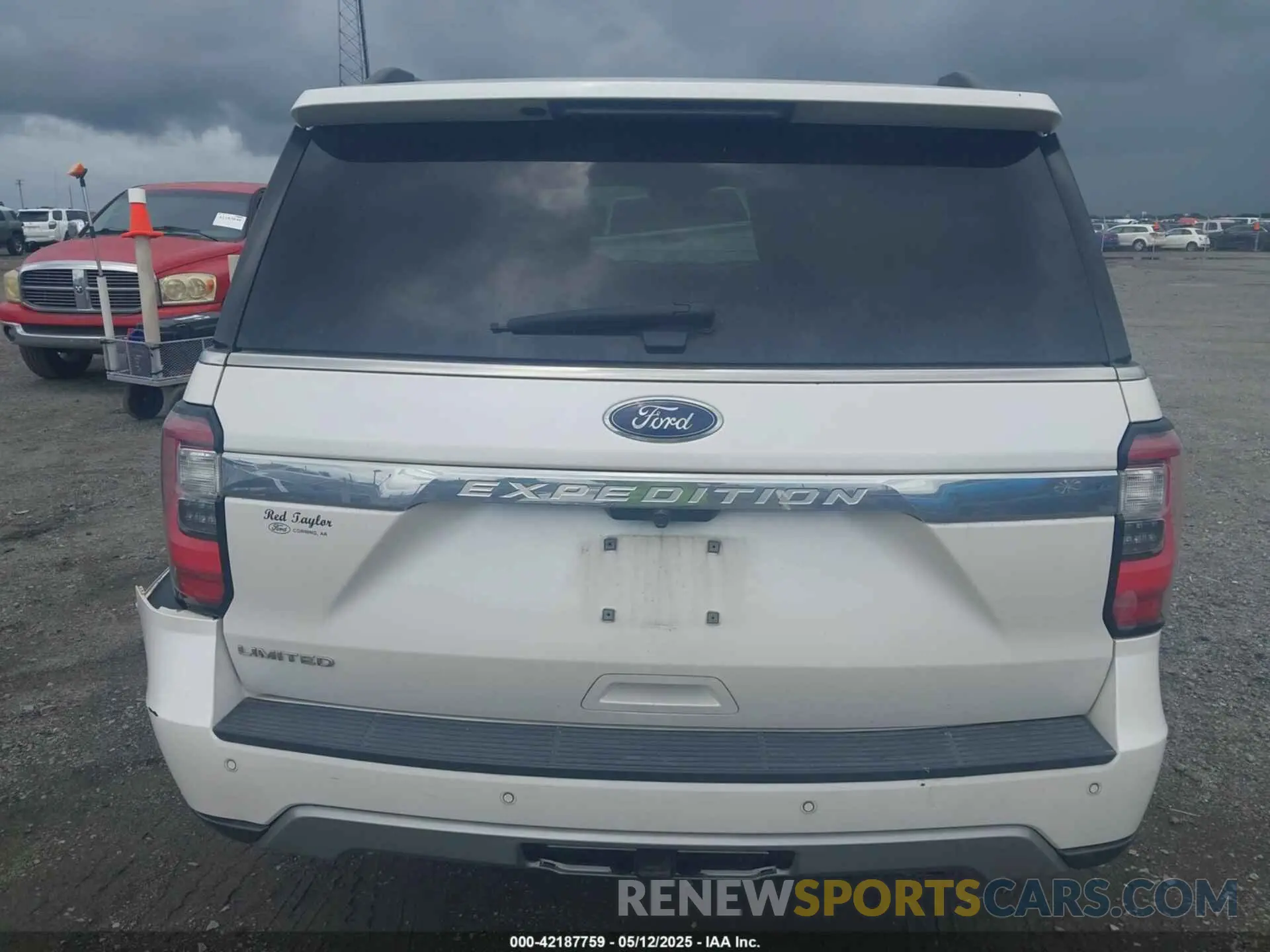 18 fotografías del automóvil dañado 1FMJU1KT8KEA84883 FORD EXPEDITION 2019