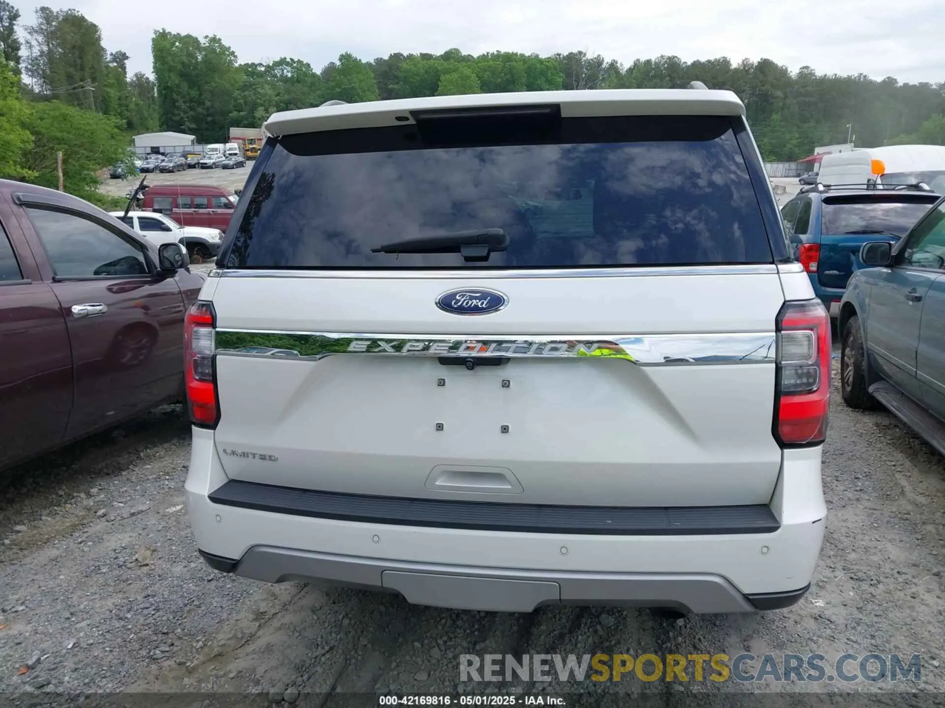 15 fotografías del automóvil dañado 1FMJU1KTXKEA86988 FORD EXPEDITION 2019