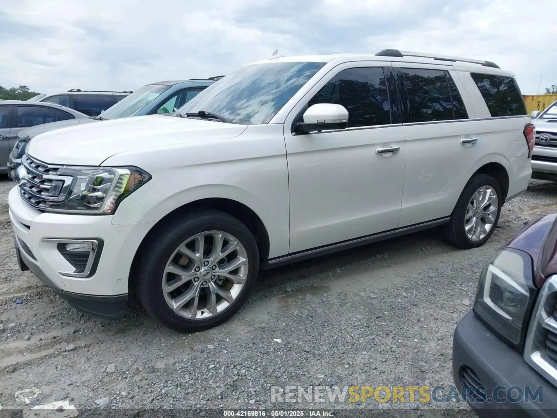 2 fotografías del automóvil dañado 1FMJU1KTXKEA86988 FORD EXPEDITION 2019
