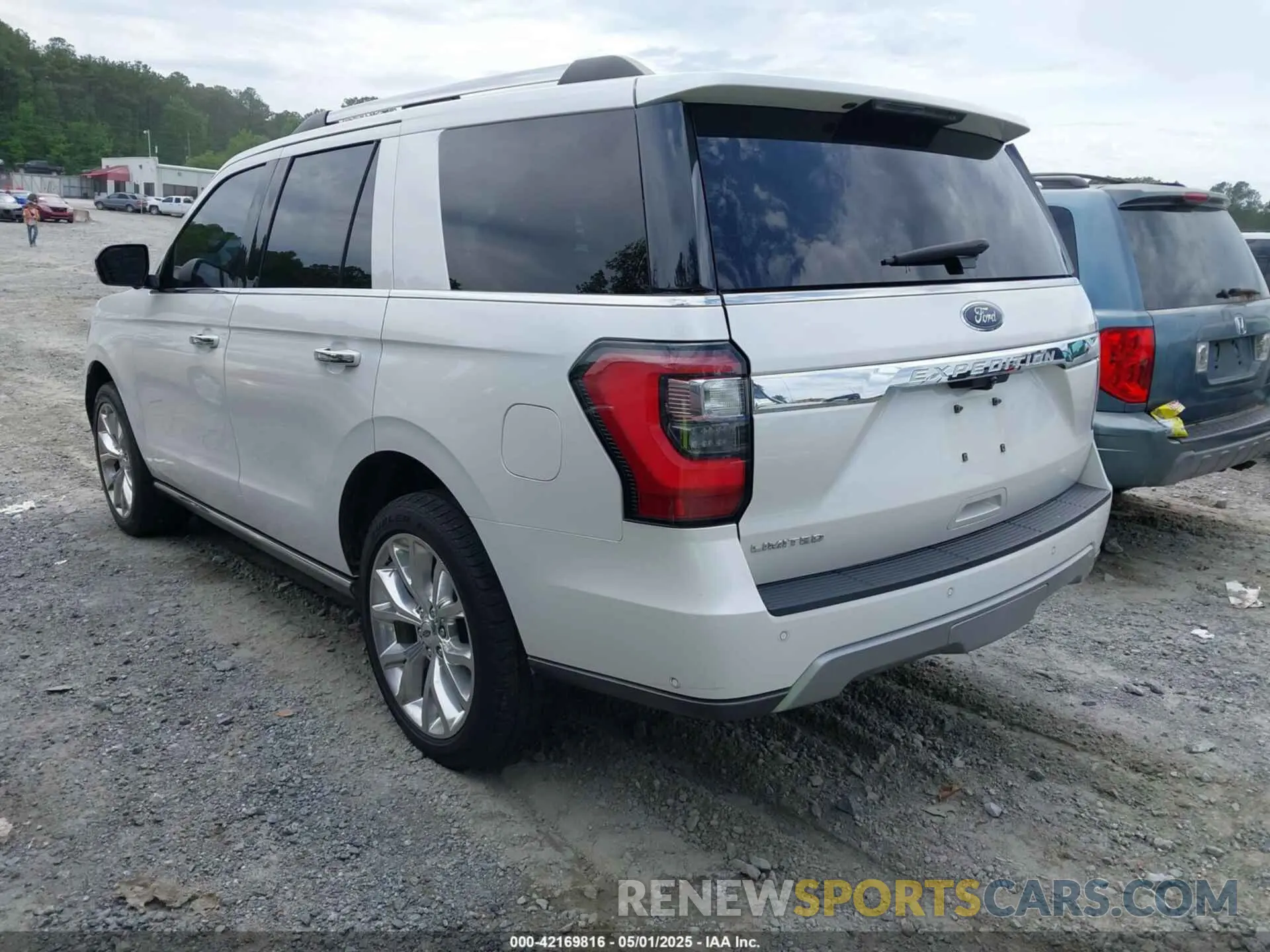 3 fotografías del automóvil dañado 1FMJU1KTXKEA86988 FORD EXPEDITION 2019