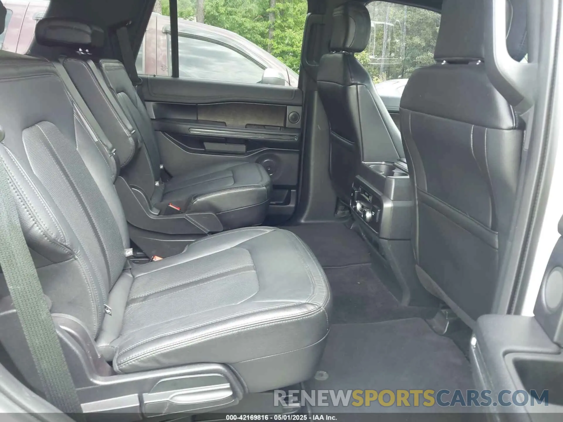8 fotografías del automóvil dañado 1FMJU1KTXKEA86988 FORD EXPEDITION 2019