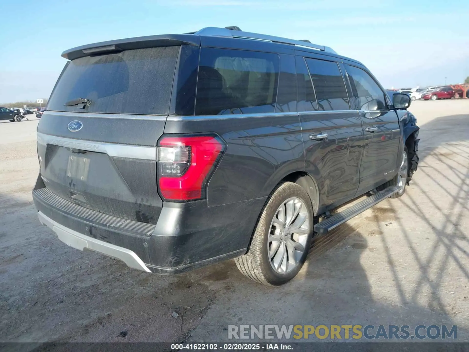 4 fotografías del automóvil dañado 1FMJU1LT9KEA48876 FORD EXPEDITION 2019