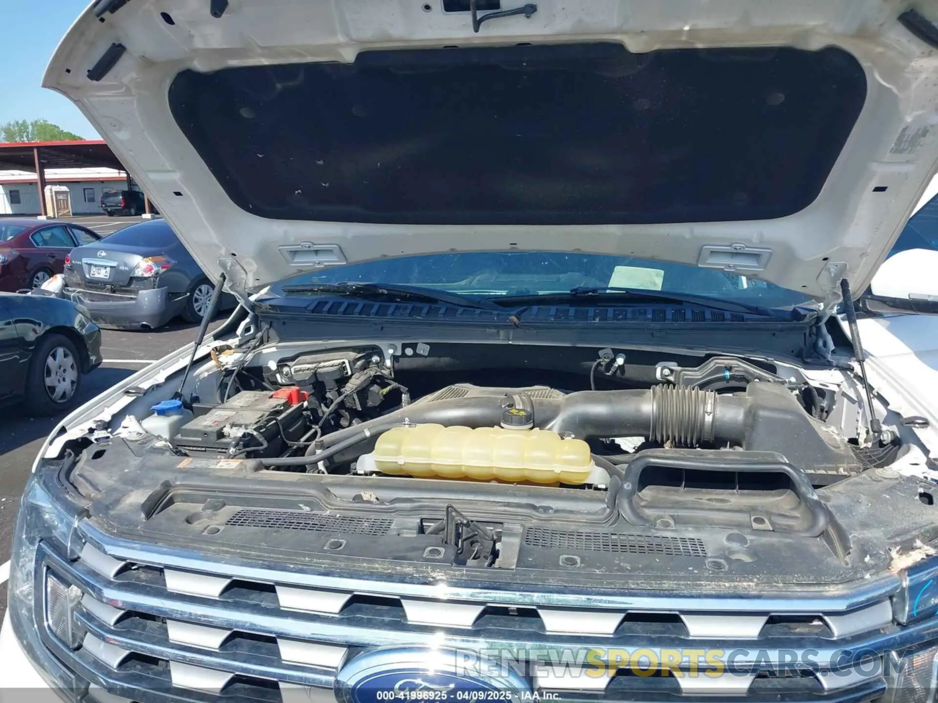 10 fotografías del automóvil dañado 1FMJU2AT2KEA40515 FORD EXPEDITION 2019