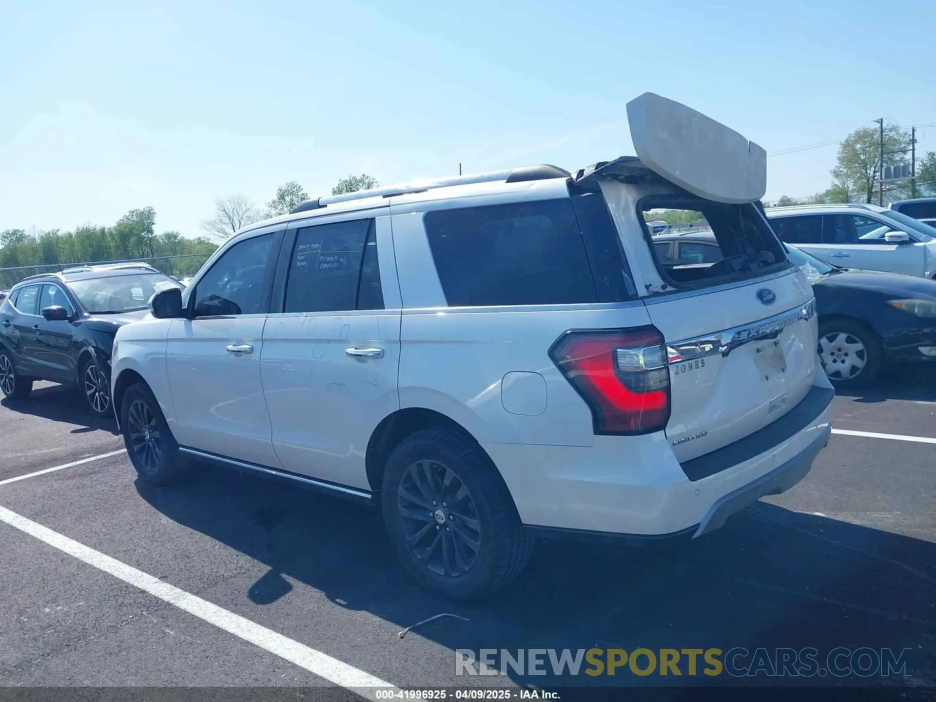 14 fotografías del automóvil dañado 1FMJU2AT2KEA40515 FORD EXPEDITION 2019