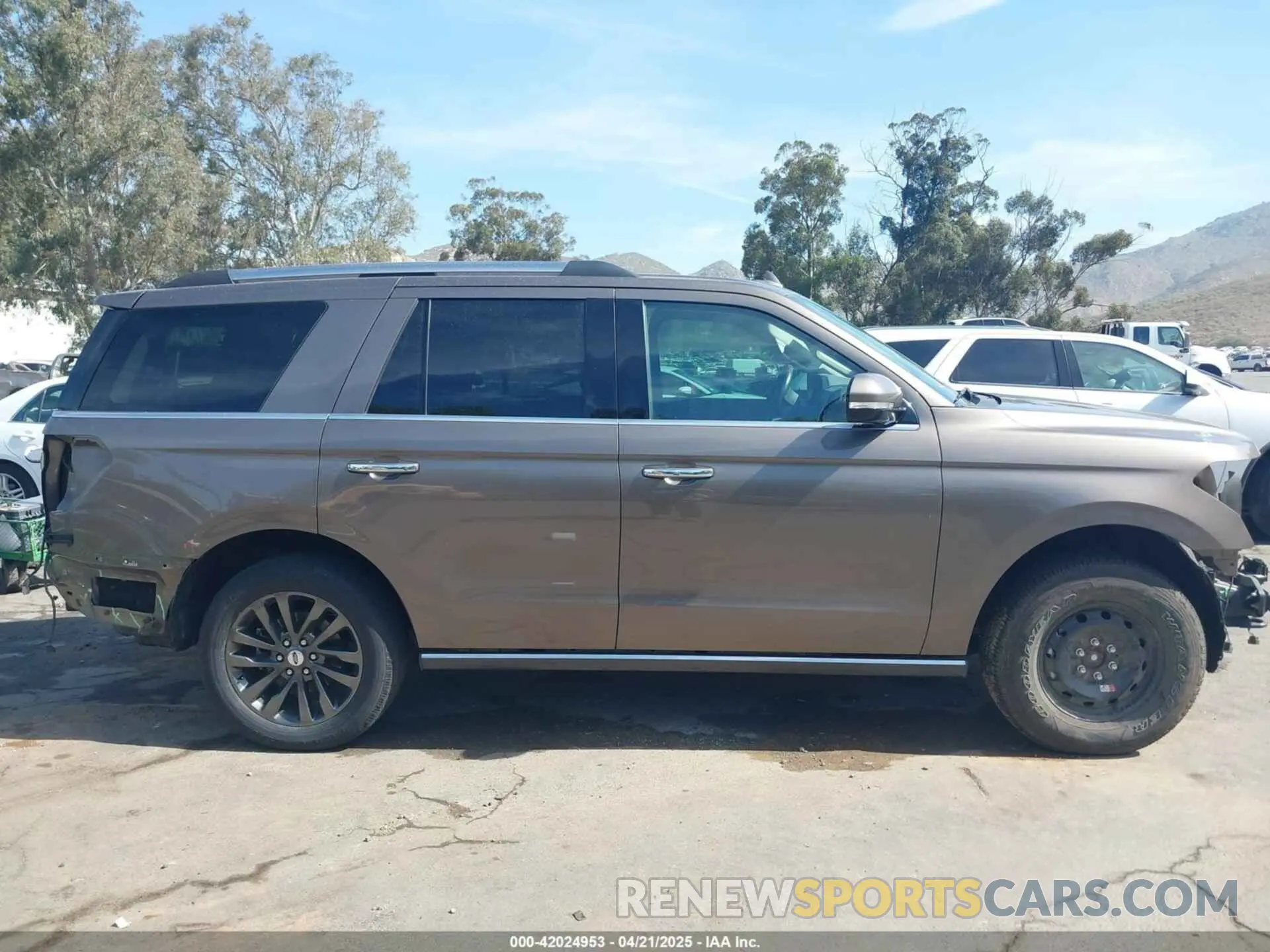 14 fotografías del automóvil dañado 1FMJU2AT7KEA58041 FORD EXPEDITION 2019