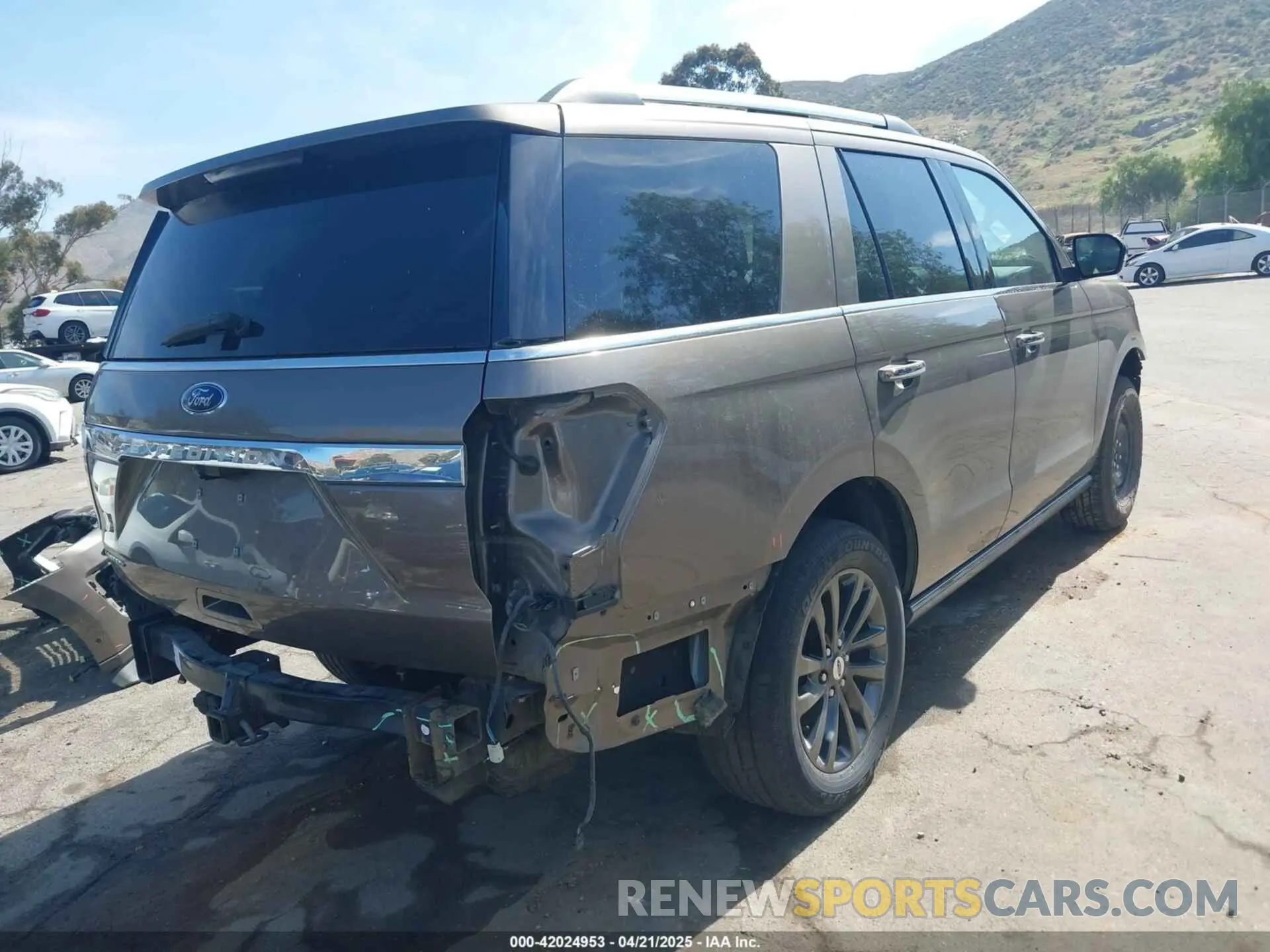 4 fotografías del automóvil dañado 1FMJU2AT7KEA58041 FORD EXPEDITION 2019