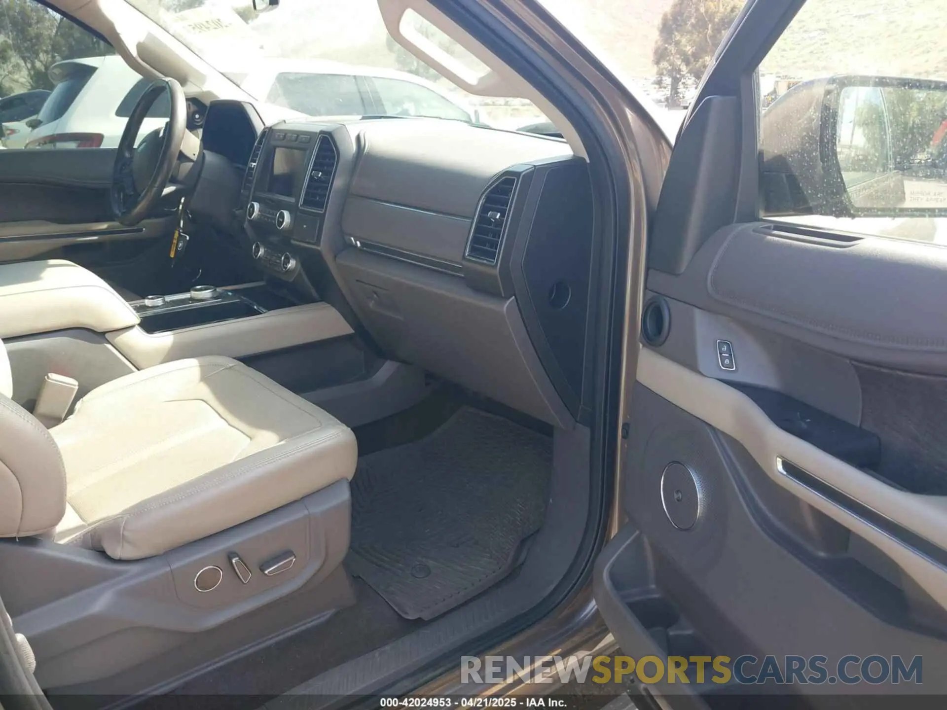 5 fotografías del automóvil dañado 1FMJU2AT7KEA58041 FORD EXPEDITION 2019