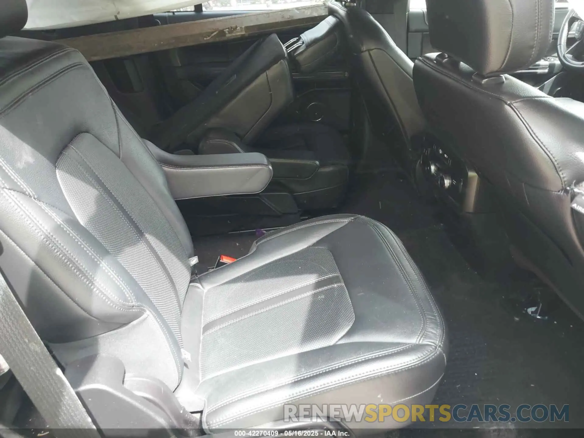 8 fotografías del automóvil dañado 1FMJU2ATXKEA86478 FORD EXPEDITION 2019