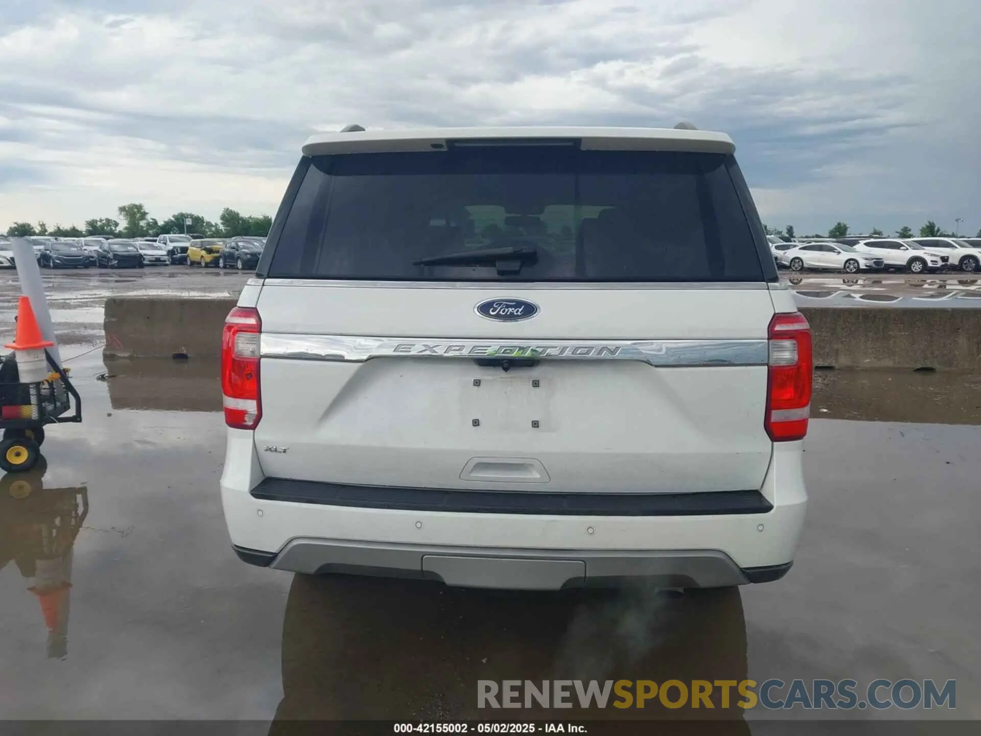 16 fotografías del automóvil dañado 1FMJU1HT7LEA80672 FORD EXPEDITION 2020