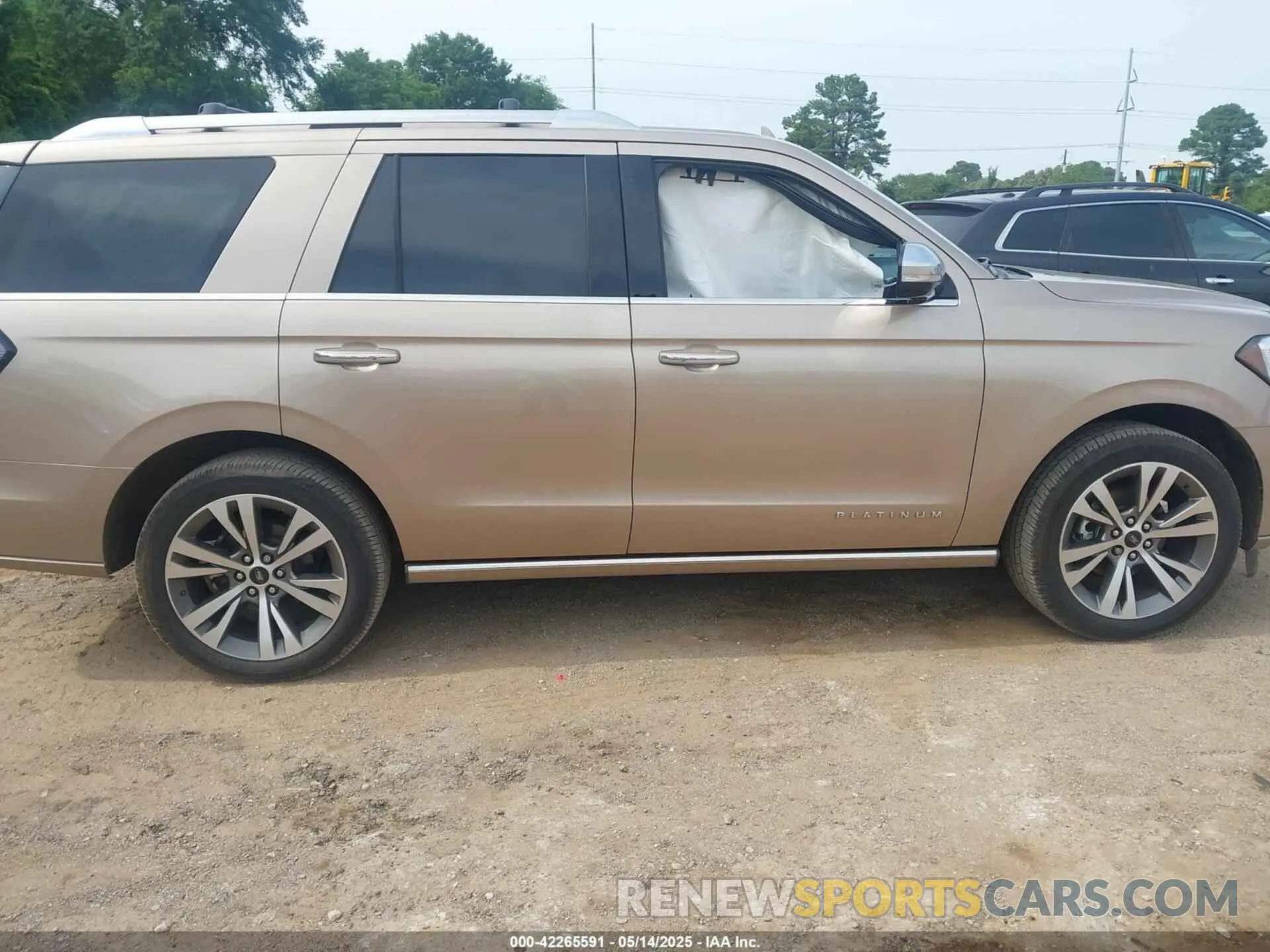 13 fotografías del automóvil dañado 1FMJU1MT6LEA51900 FORD EXPEDITION 2020