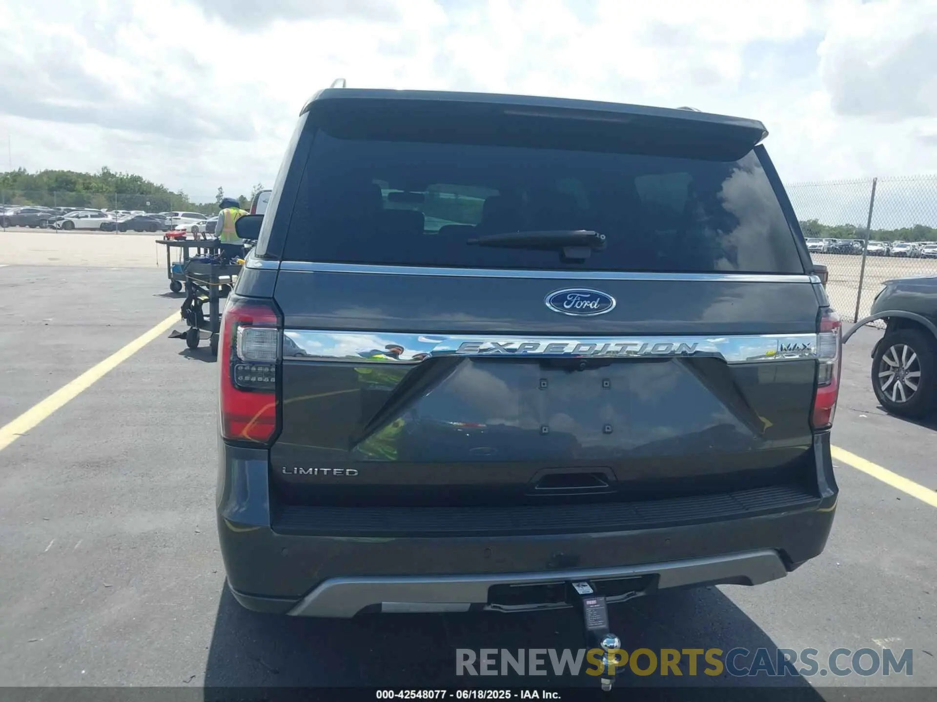 16 fotografías del automóvil dañado 1FMJK2AT0MEA42319 FORD EXPEDITION 2021