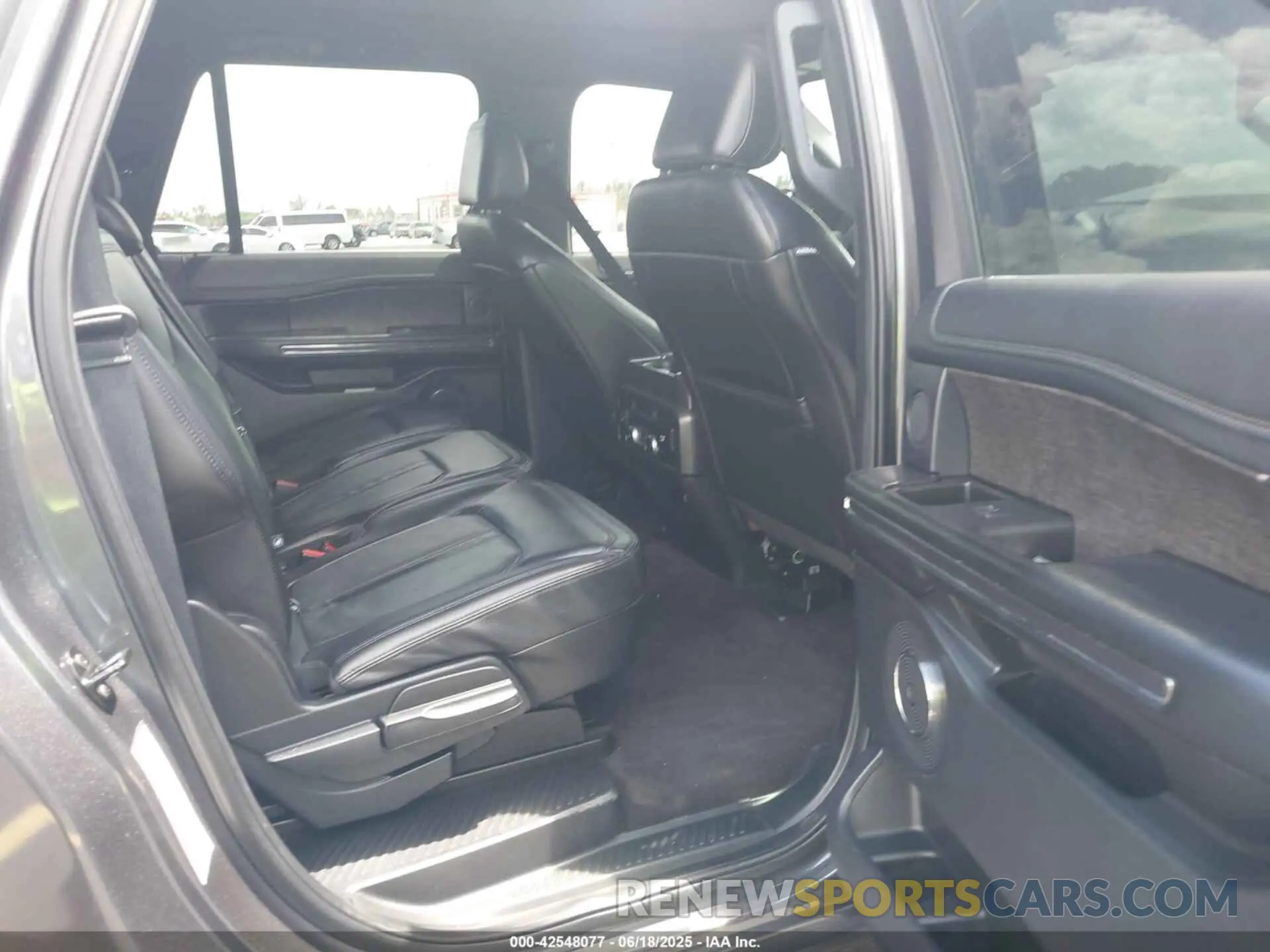 8 fotografías del automóvil dañado 1FMJK2AT0MEA42319 FORD EXPEDITION 2021