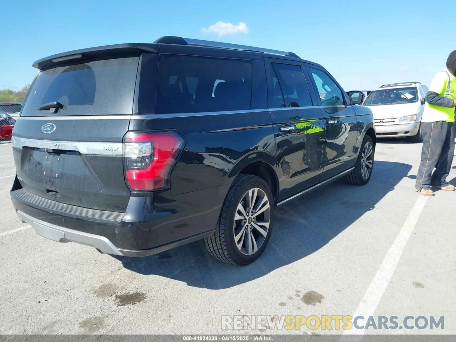 4 fotografías del automóvil dañado 1FMJK2AT9MEA46689 FORD EXPEDITION 2021