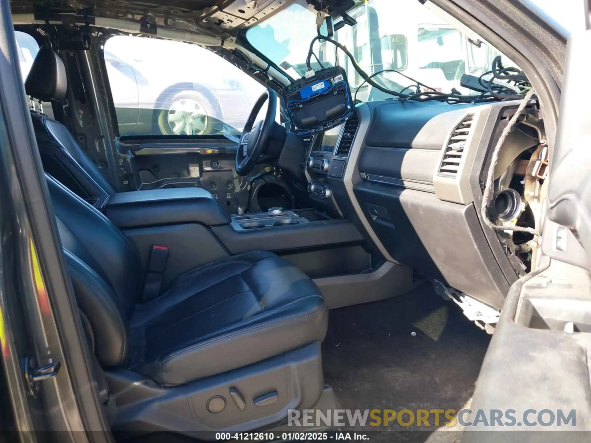 5 fotografías del automóvil dañado 1FMJU1HT8MEA75501 FORD EXPEDITION 2021