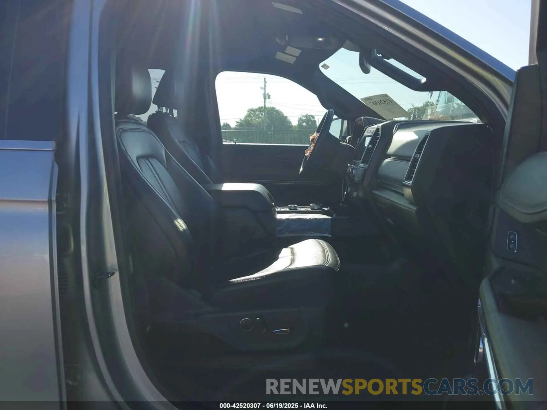 5 fotografías del automóvil dañado 1FMJU2AT9MEA41793 FORD EXPEDITION 2021
