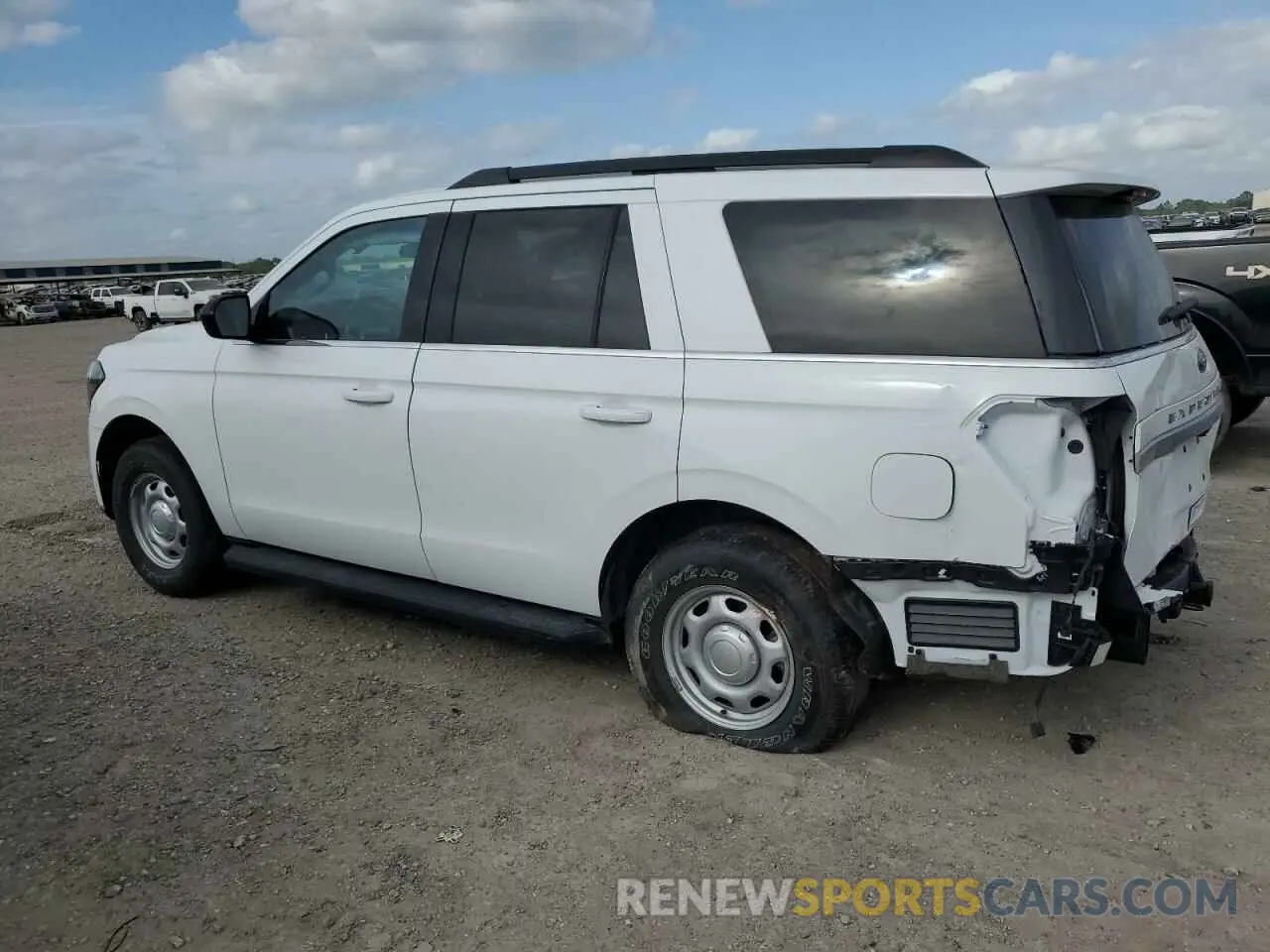 2 fotografías del automóvil dañado 1FMJU1FT1NEA52999 FORD EXPEDITION 2022