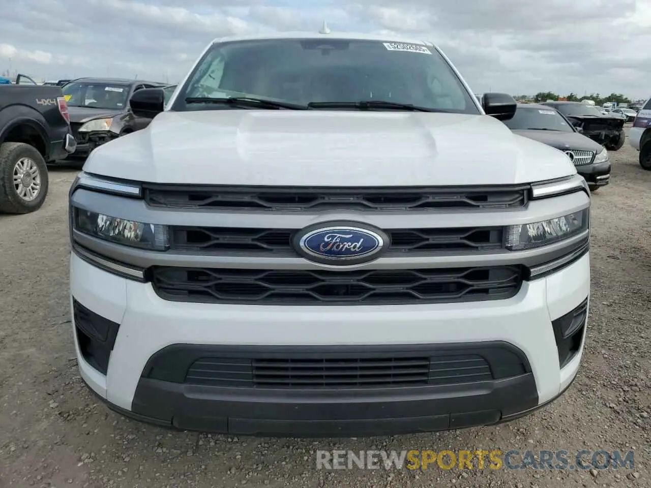 5 fotografías del automóvil dañado 1FMJU1FT1NEA52999 FORD EXPEDITION 2022