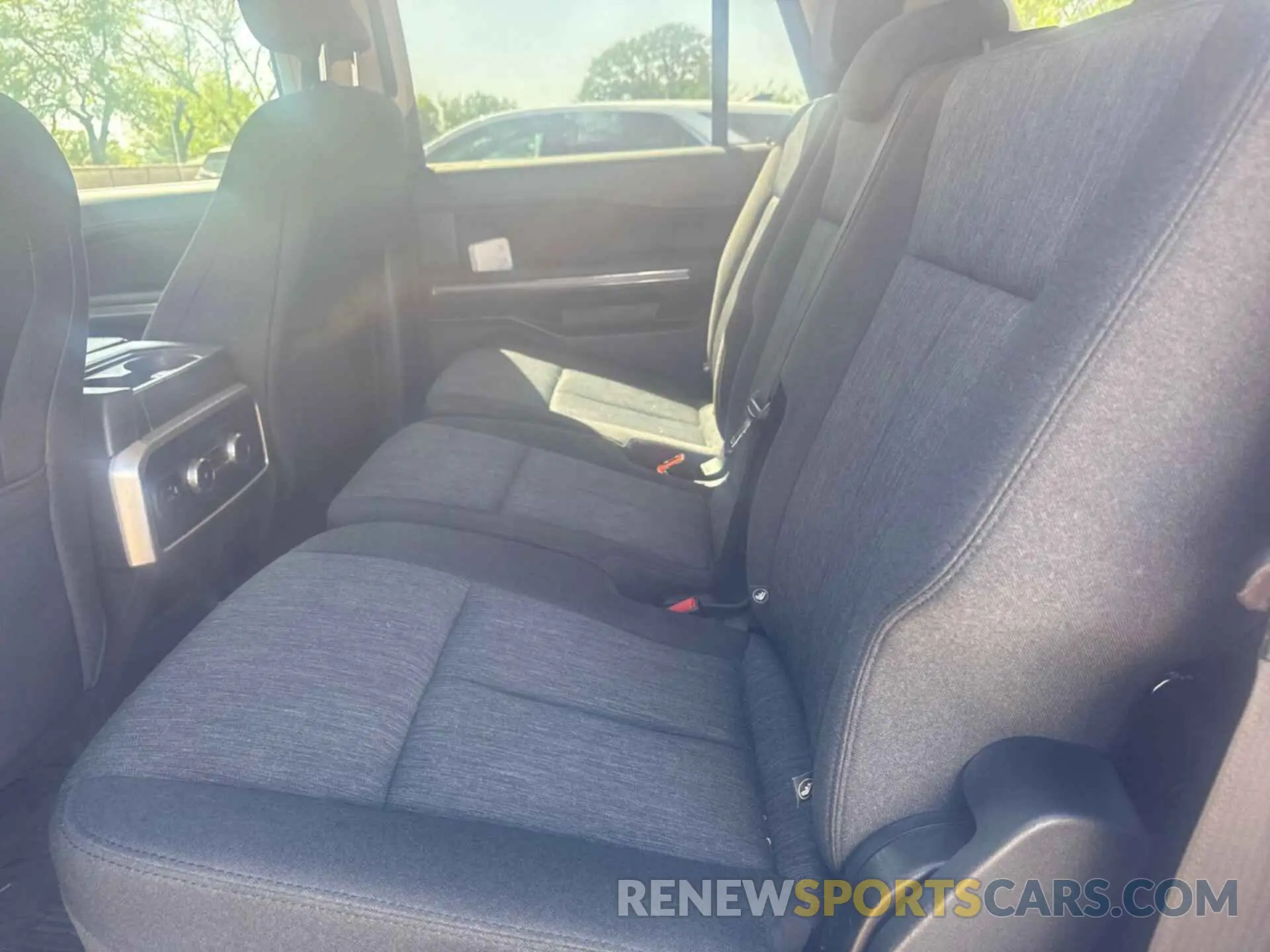 4 fotografías del automóvil dañado 1FMJU1HT4NEA20657 FORD EXPEDITION 2022