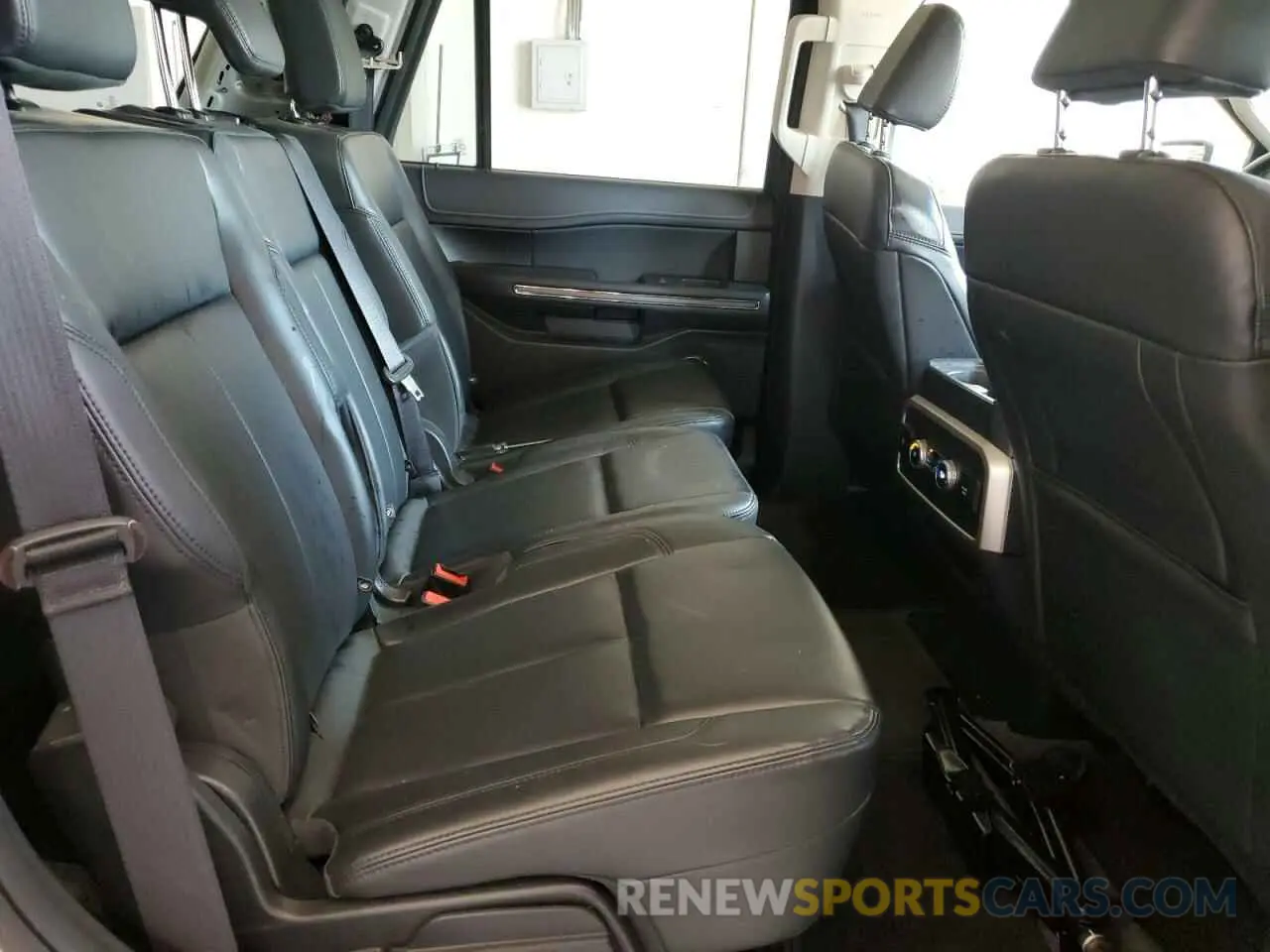 11 fotografías del automóvil dañado 1FMJU1JTXNEA07101 FORD EXPEDITION 2022